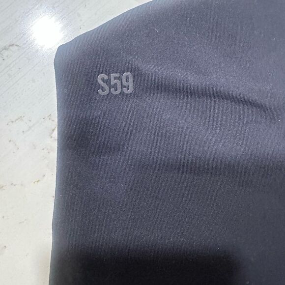 Splits 59 Women’s black flare short leggings - Picture 3 of 4